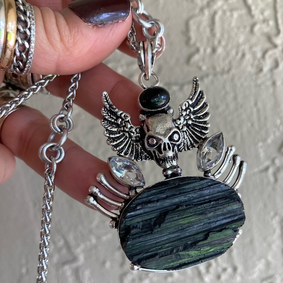 Black tourmaline gemstone ,onyx & cubic zirconia skull wings goth necklace - Picture 5 of 14